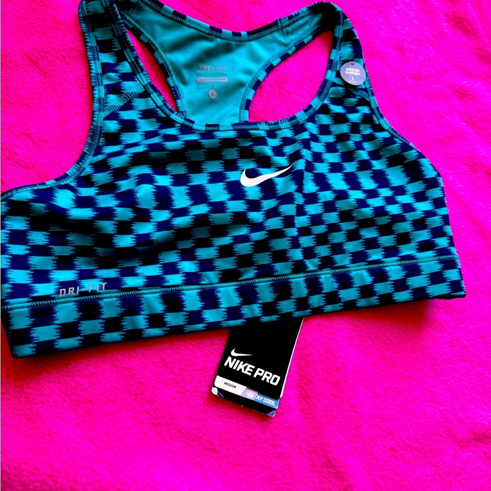 NWT Nike Pro Sports Bra